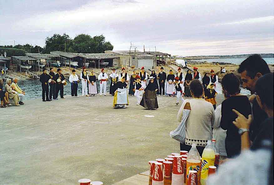 Jig - Fiesta in Es Calo Harbour, Oct.11, 2003